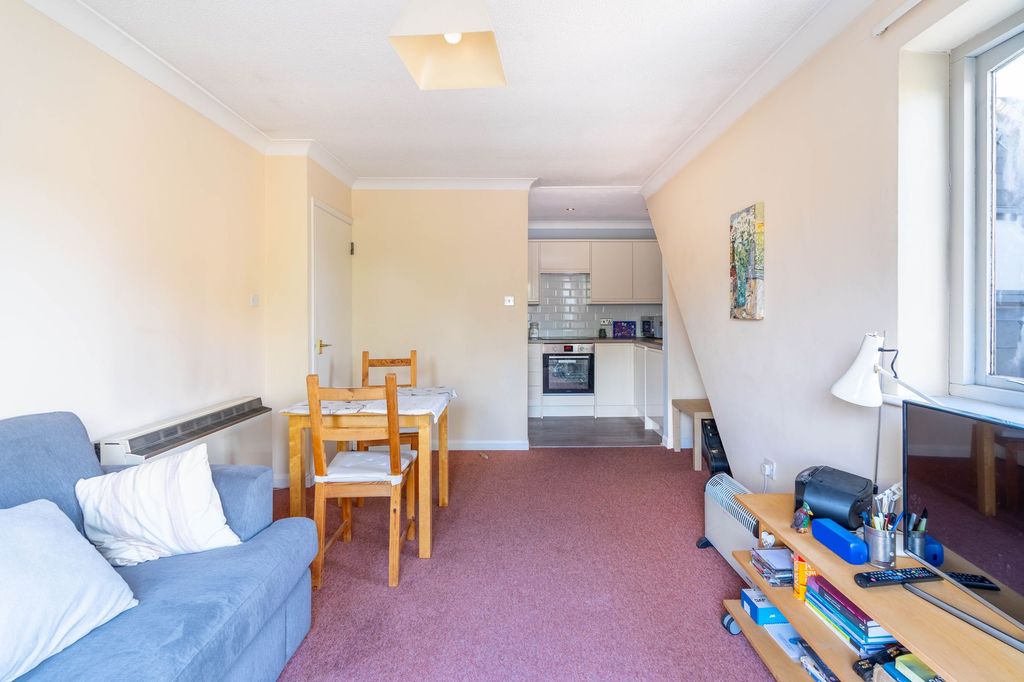 Property photo 3 of 7