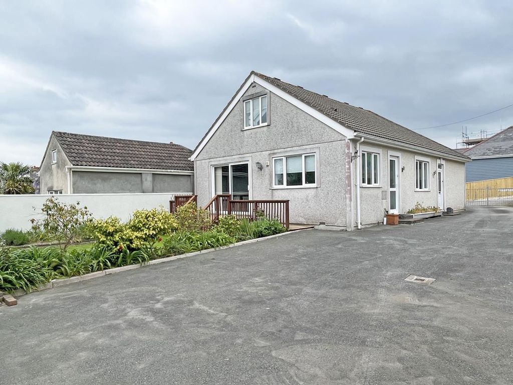 Property photo 1 of 35 Longfield Villas 9 - New Front.Jpg