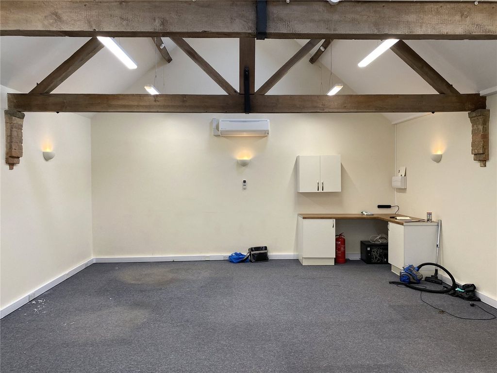 Property photo 3 of 3 Picture No. 04