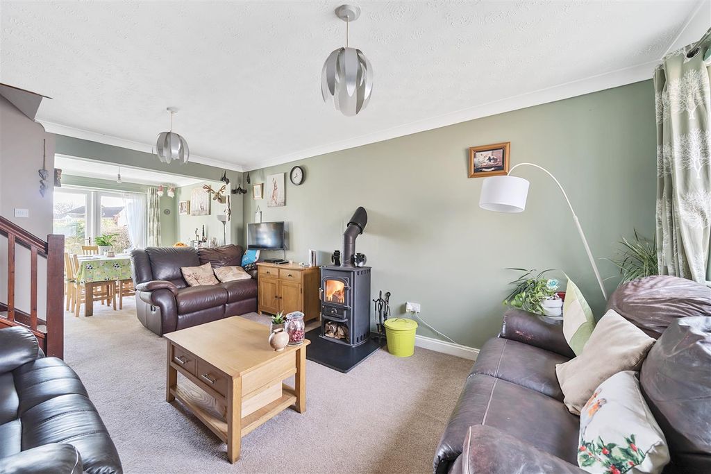 Property photo 2 of 14 Sitting Room