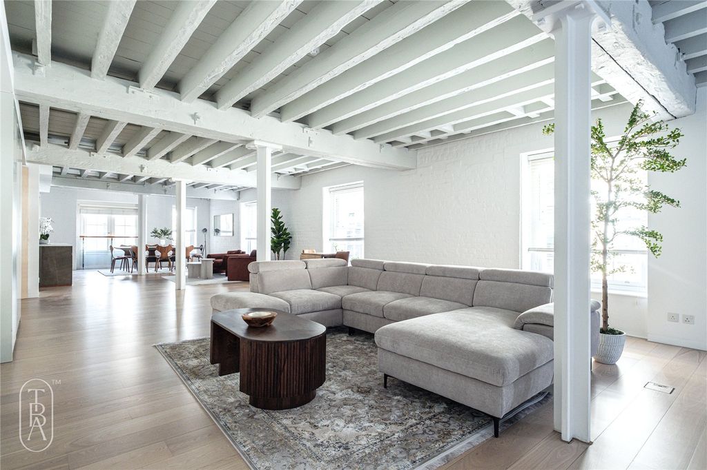 Property photo 1 of 34 Picture No. 11