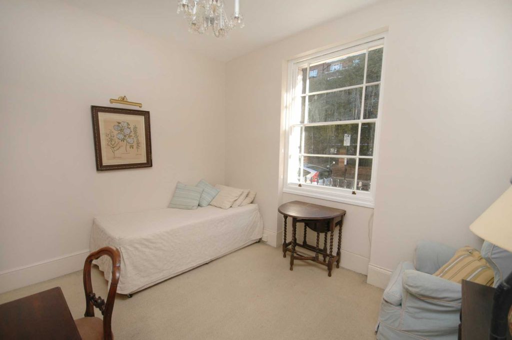 Property photo 2 of 5