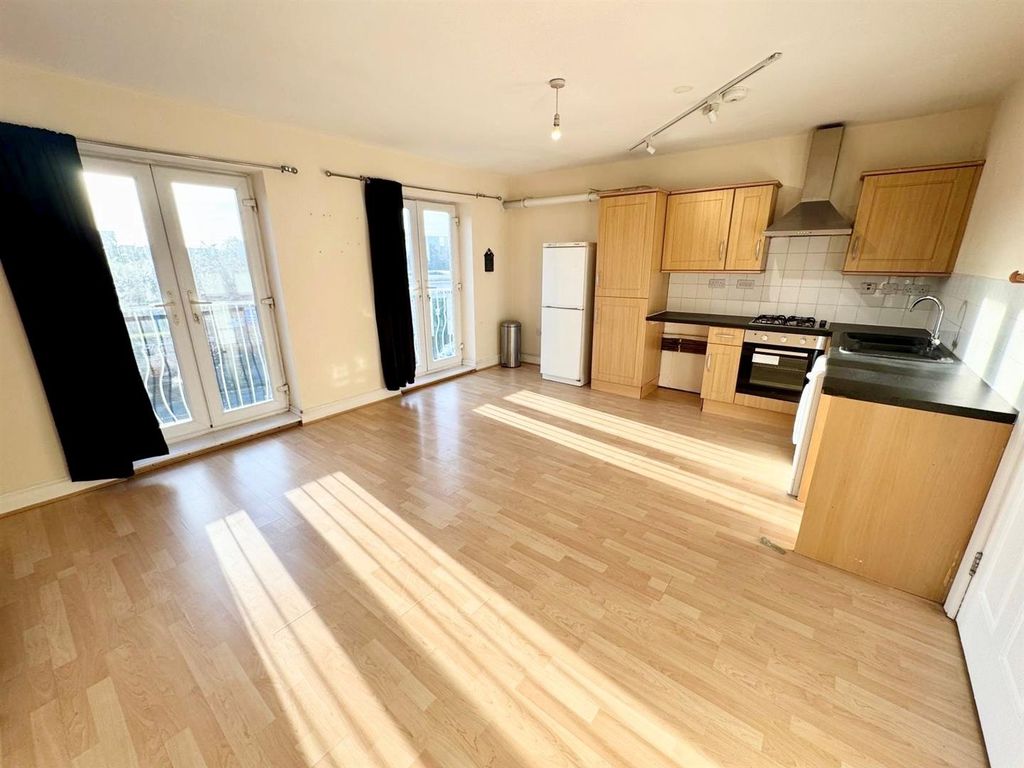 Property photo 2 of 8