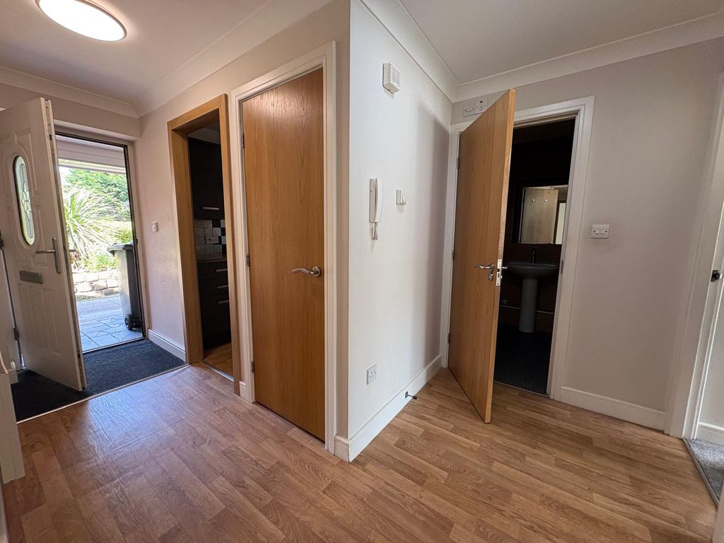 Property photo 2 of 11 Gallery