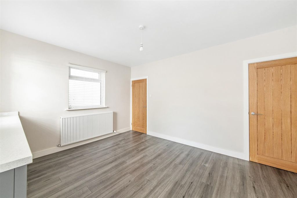 Property photo 3 of 15 Img_8886.Jpg