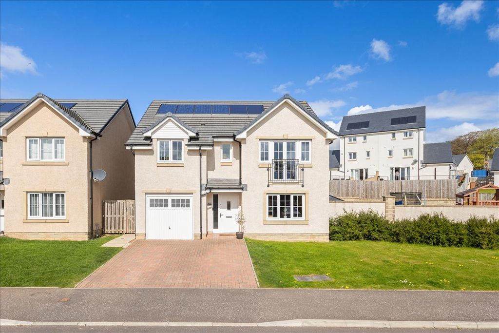 Property photo 1 of 37