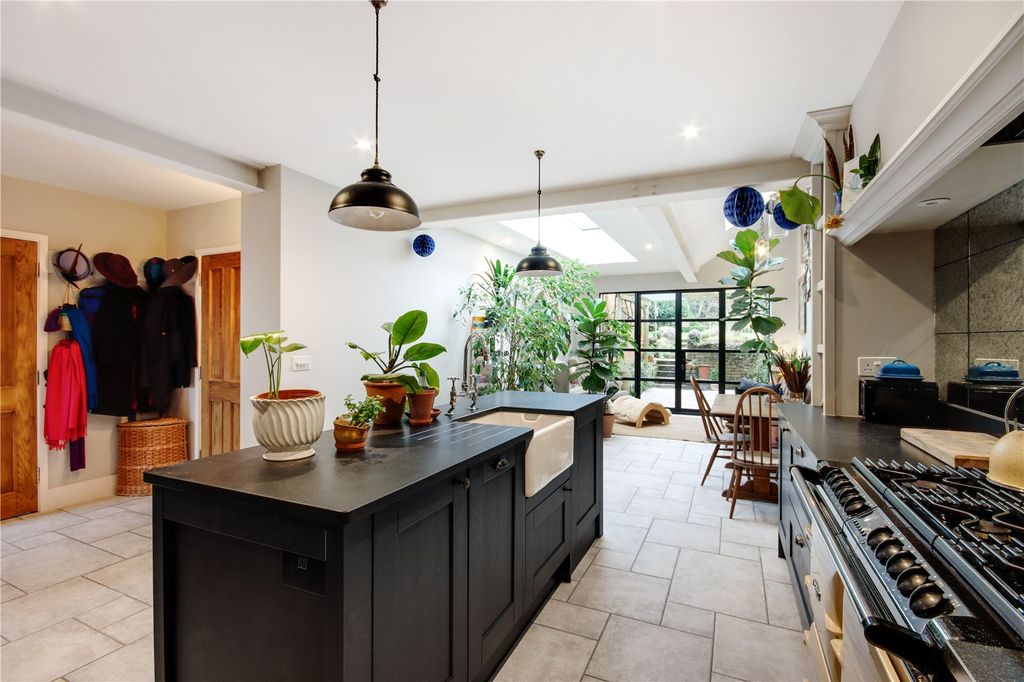 Property photo 1 of 18 Kitchen/Dining Room