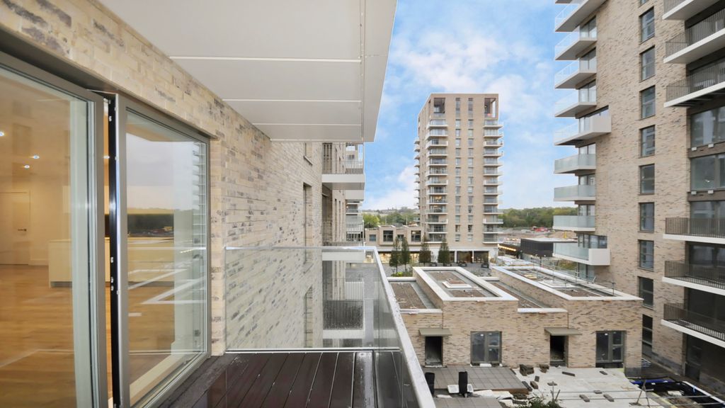 Property photo 1 of 16 Photo 01