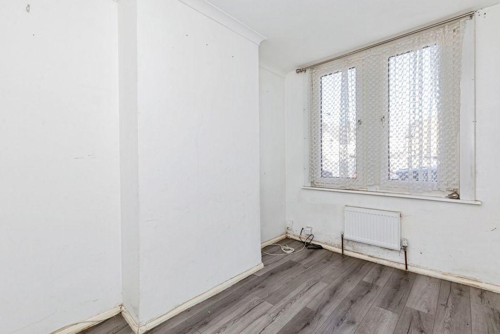 Property photo 3 of 17 Pbox-Img.Jpg