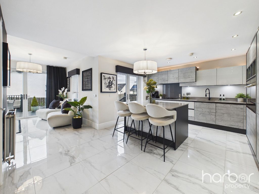 Property photo 2 of 31 4976534