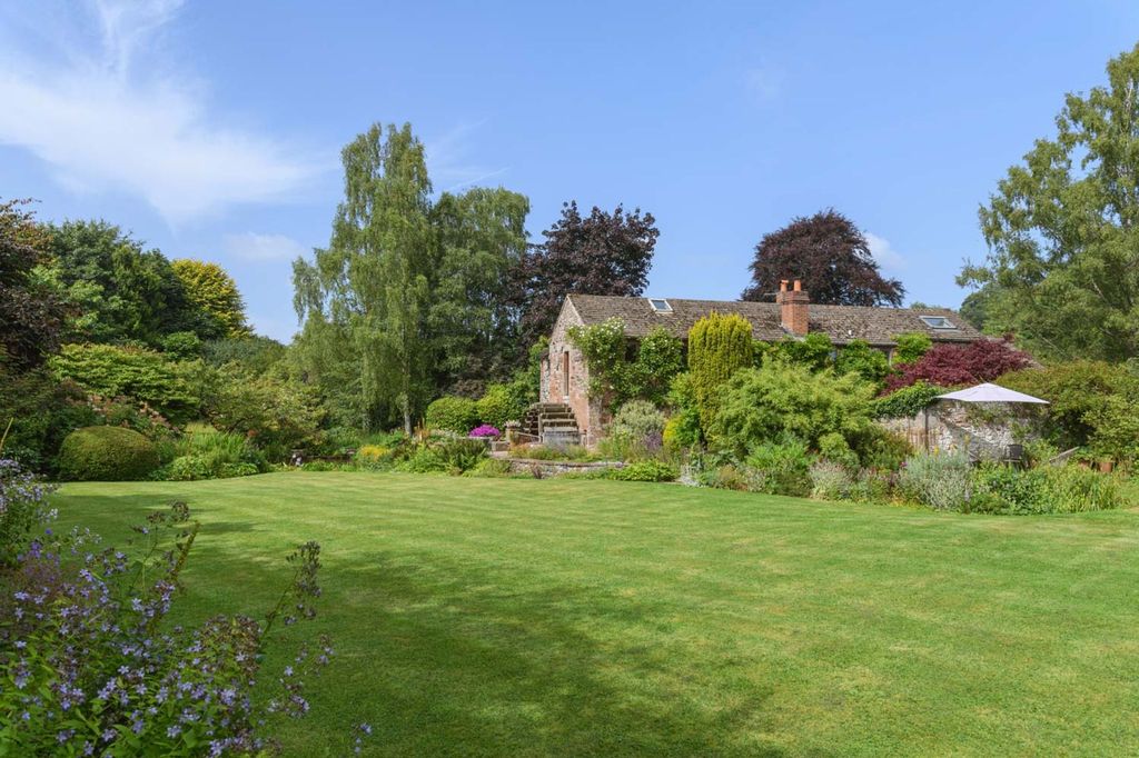 Property photo 3 of 32