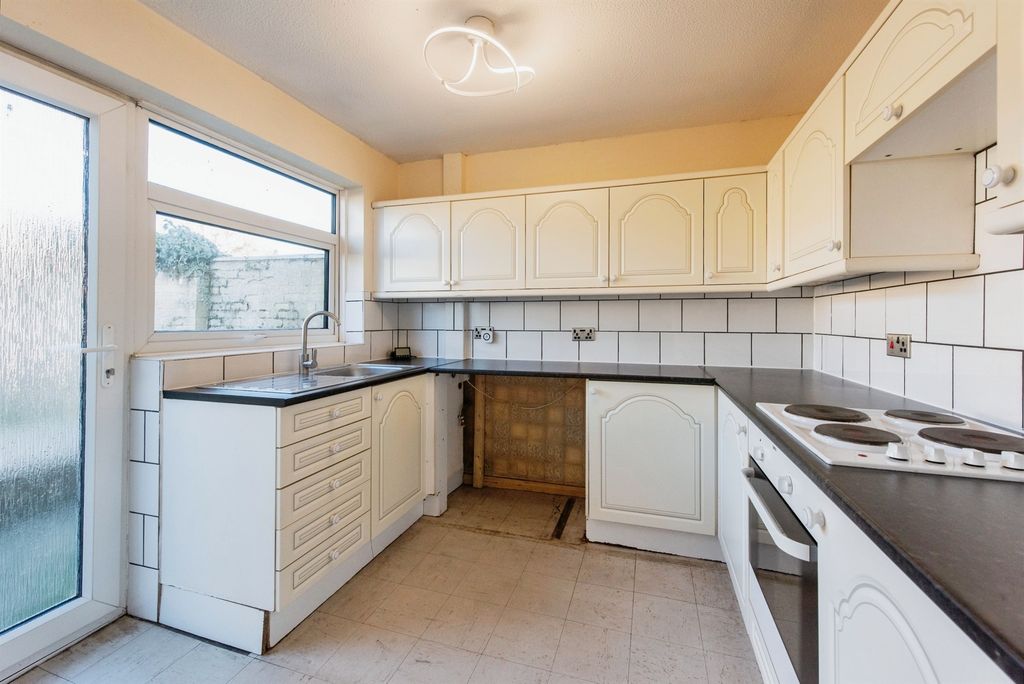 Property photo 2 of 10 Image