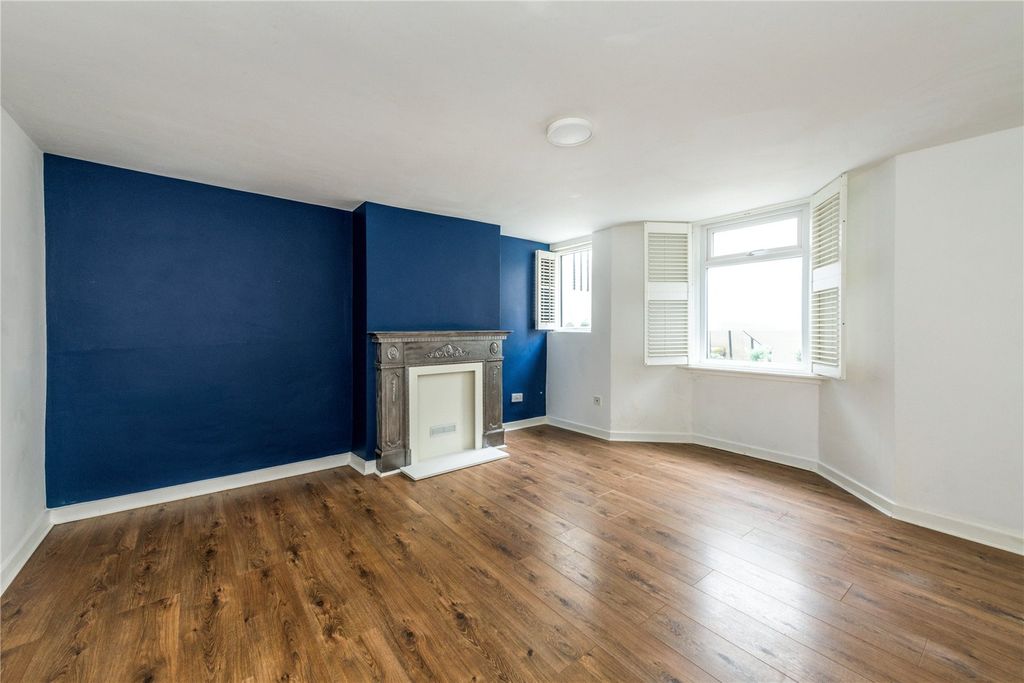 Property photo 2 of 9 Picture No. 06