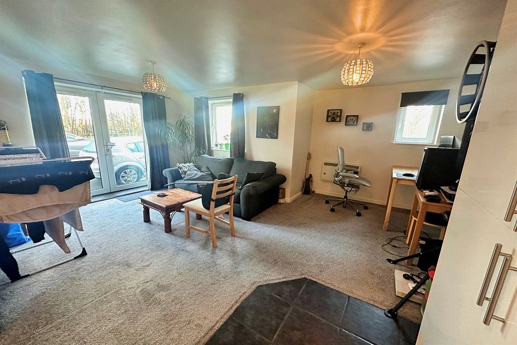 Property photo 3 of 7 Reception