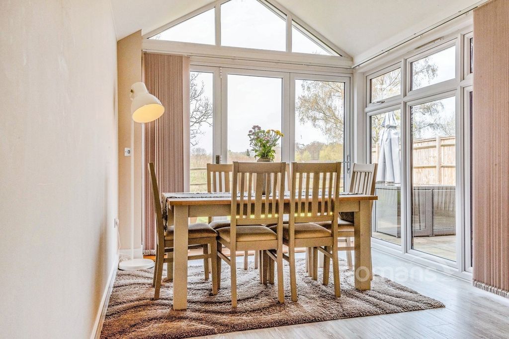 Property photo 2 of 9 Pbox-Img.Jpg