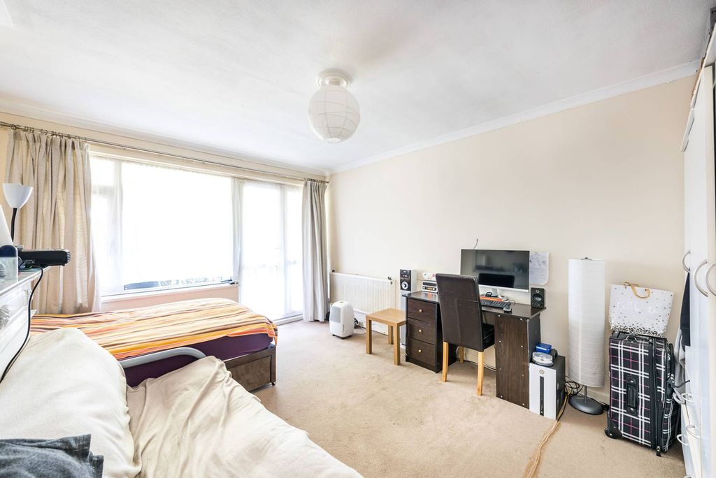 Property photo 3 of 11