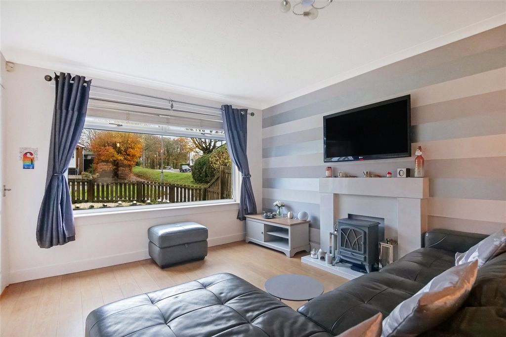 Property photo 2 of 20 Living/Dining Room