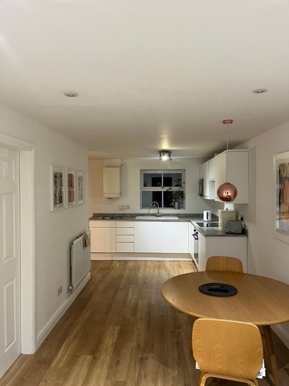 Property photo 3 of 13 B6d35104-Bcd1-40d9-Aa1F-738410c2151B