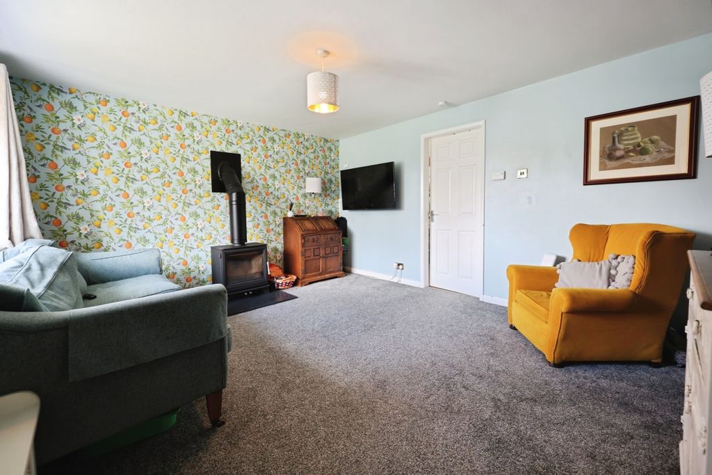 Property photo 2 of 23 4194191