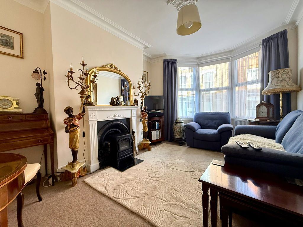 Property photo 3 of 22