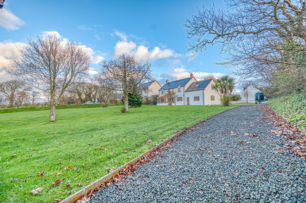 Property photo 2 of 30