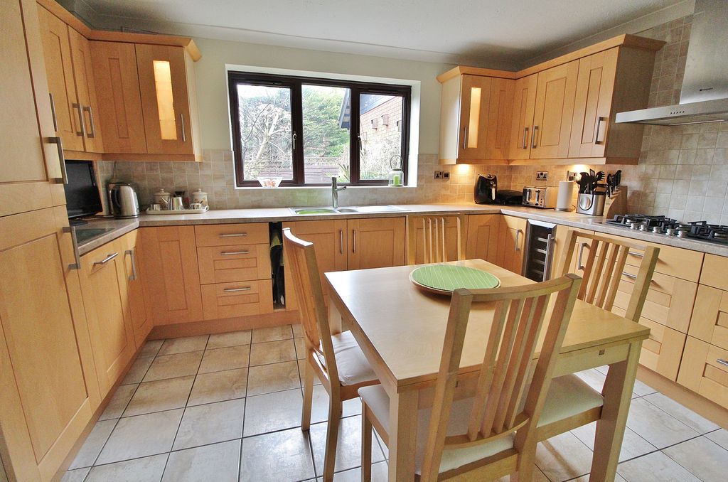 Property photo 3 of 22