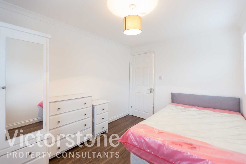 Property photo 3 of 10 3743872