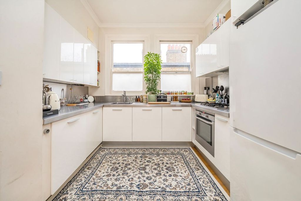 Property photo 3 of 8