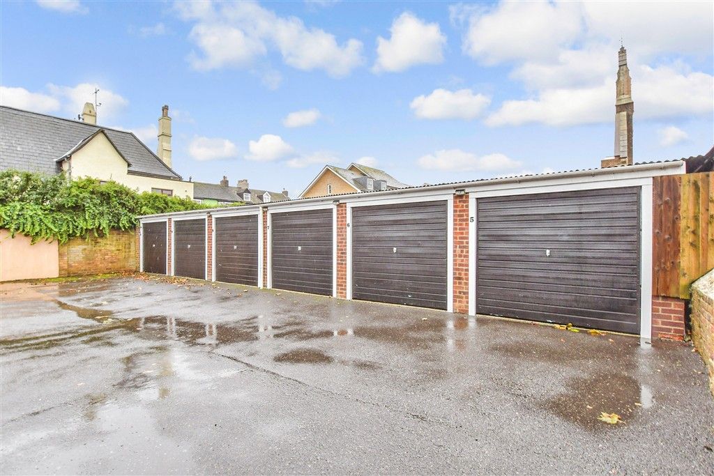 Property photo 2 of 15 Garage