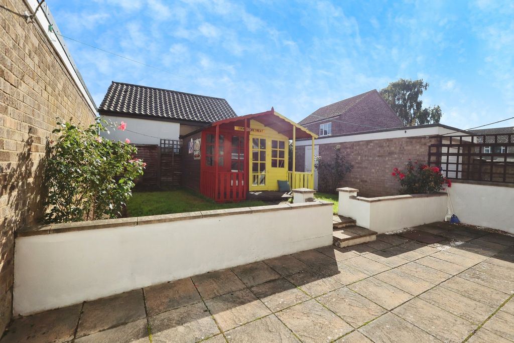 Property photo 3 of 10 Photo