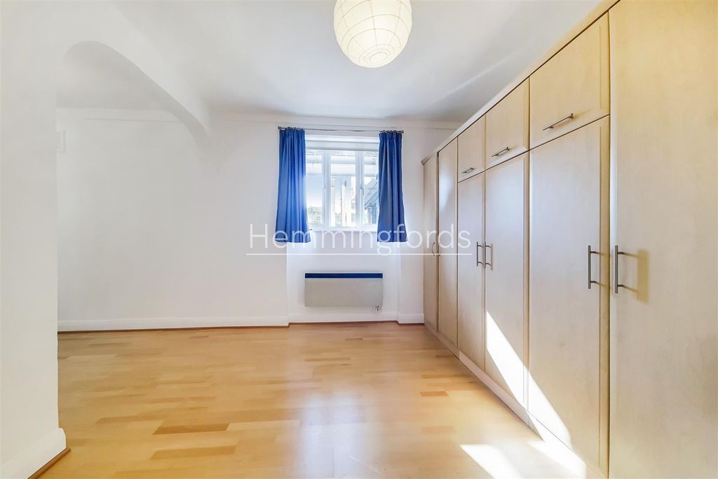 Property photo 2 of 9 3_Studio-0.Jpg