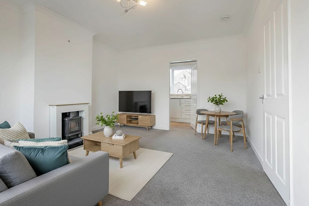 Property photo 2 of 15 Living Room/Diner