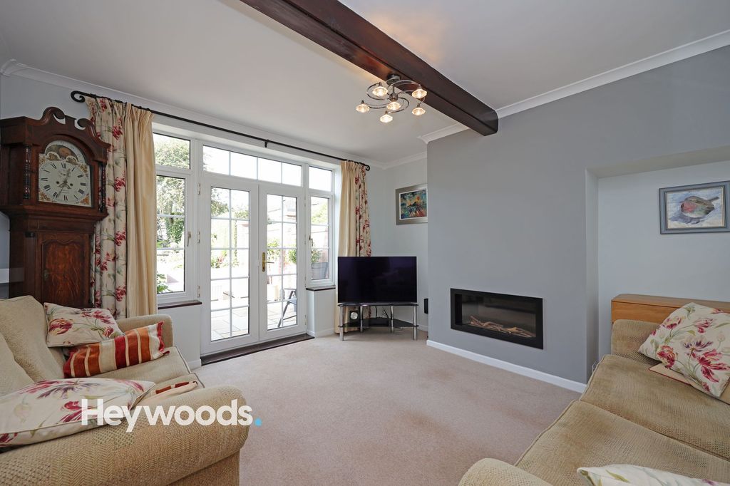 Property photo 2 of 28