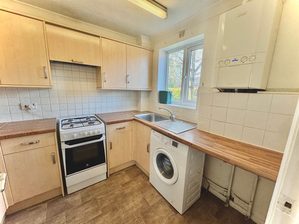 Property photo 2 of 9 Kitchen View 1