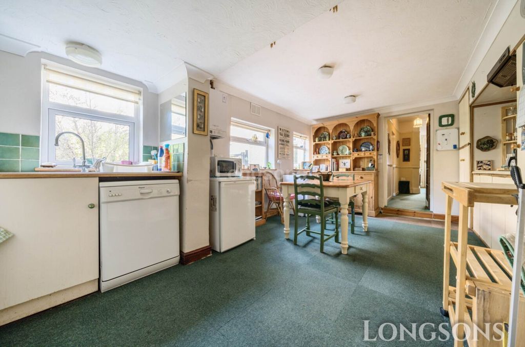 Property photo 2 of 19