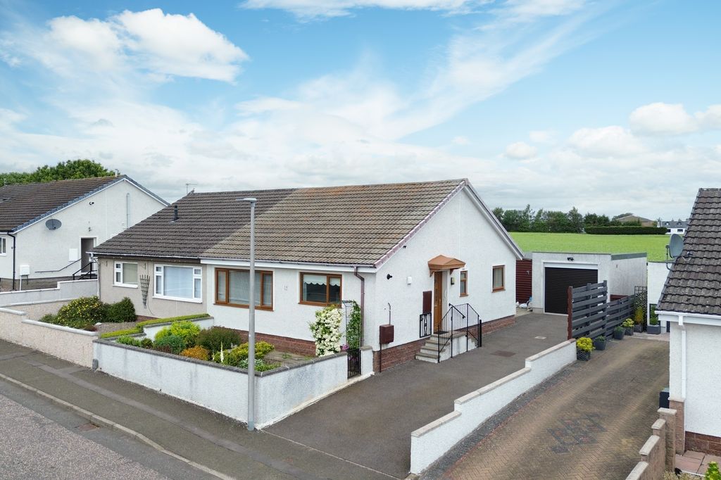 Property photo 1 of 33