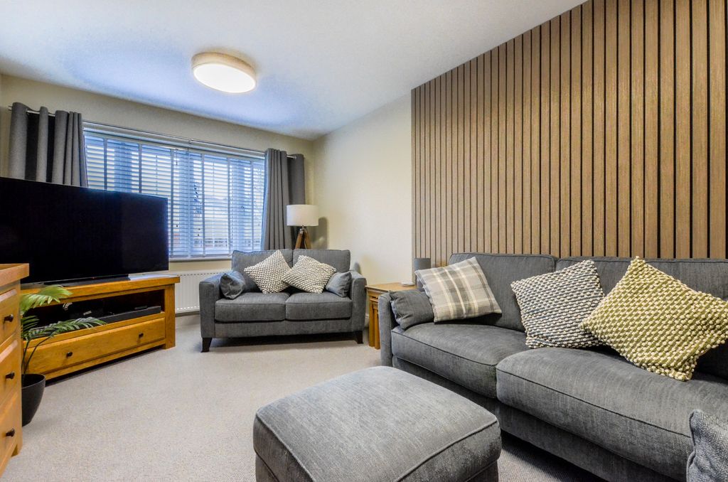 Property photo 3 of 23