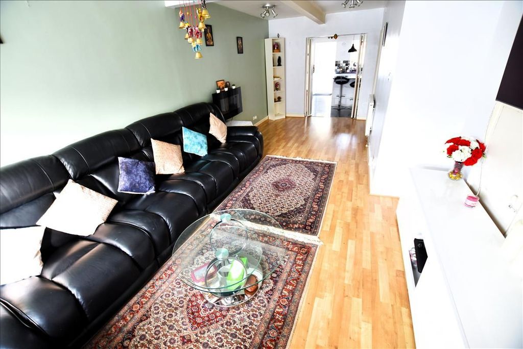 Property photo 2 of 10