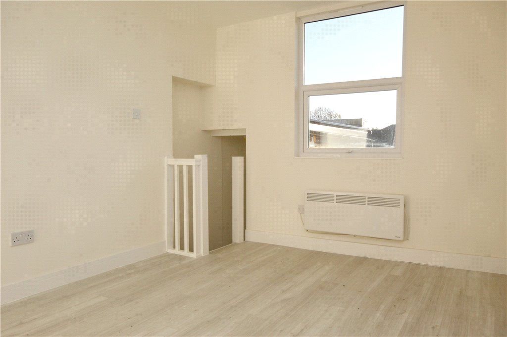 Property photo 3 of 5 Studio