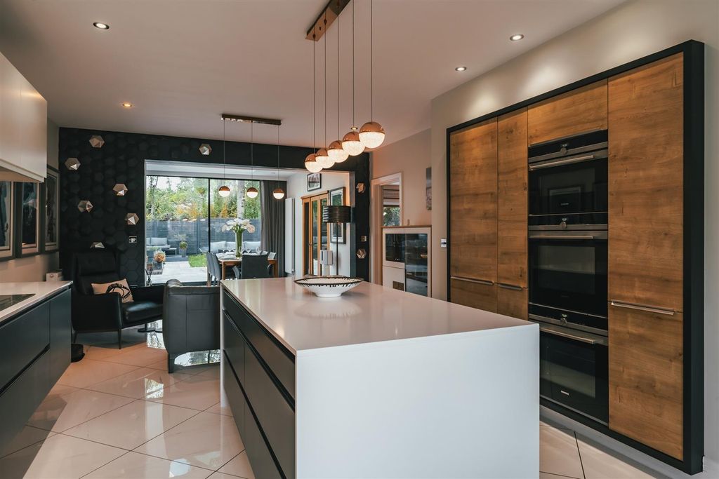 Property photo 2 of 40 Dining Kitchen
