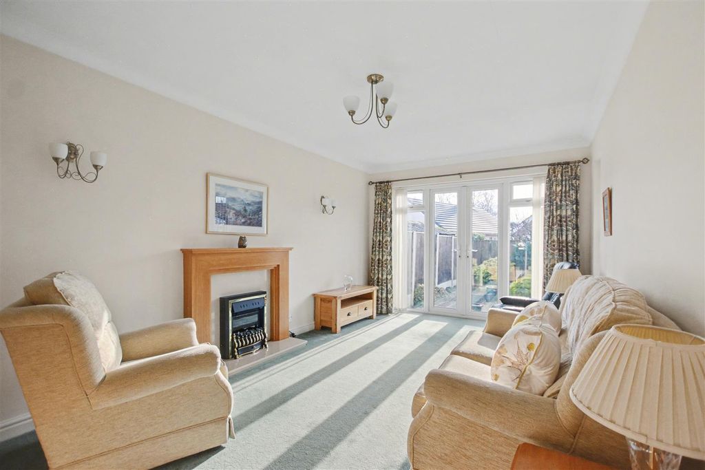 Property photo 2 of 16 Lounge/Sitting Room