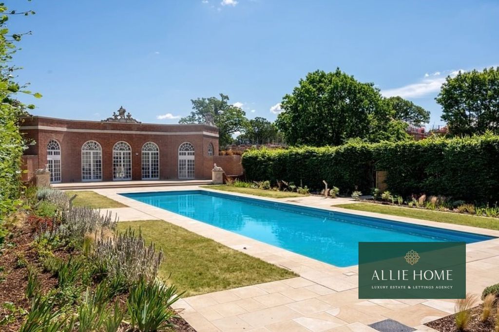 Property photo 2 of 24