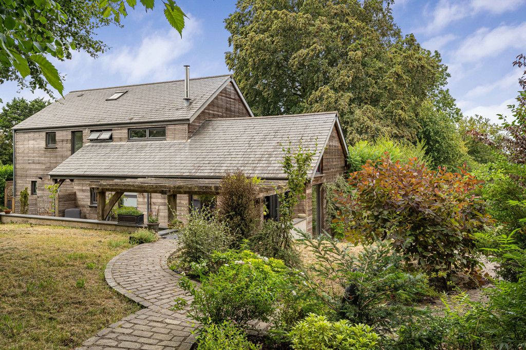 Property photo 1 of 28