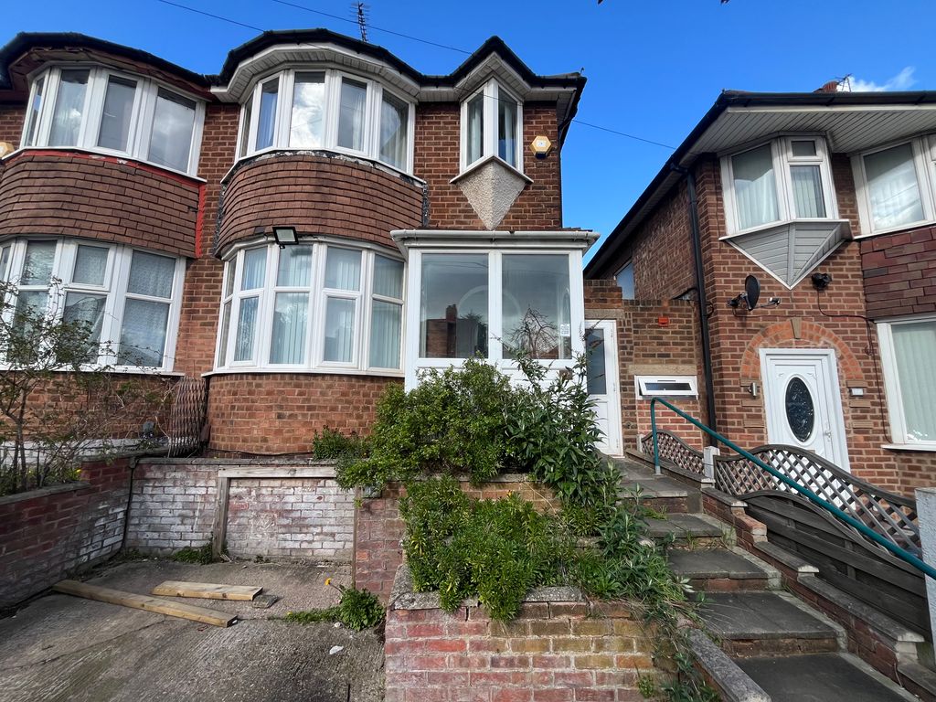 Property photo 1 of 11 Front