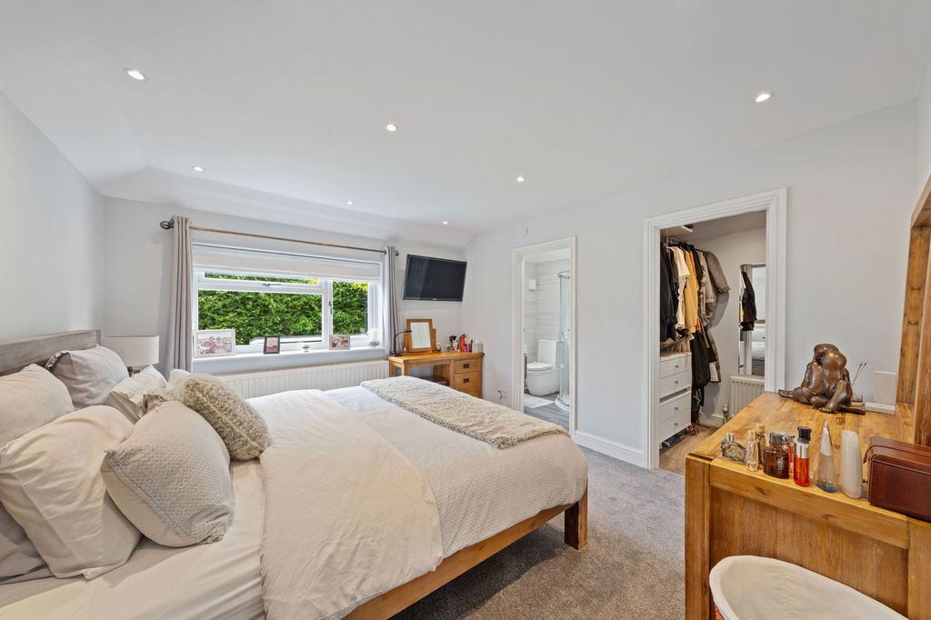 Property photo 1 of 29