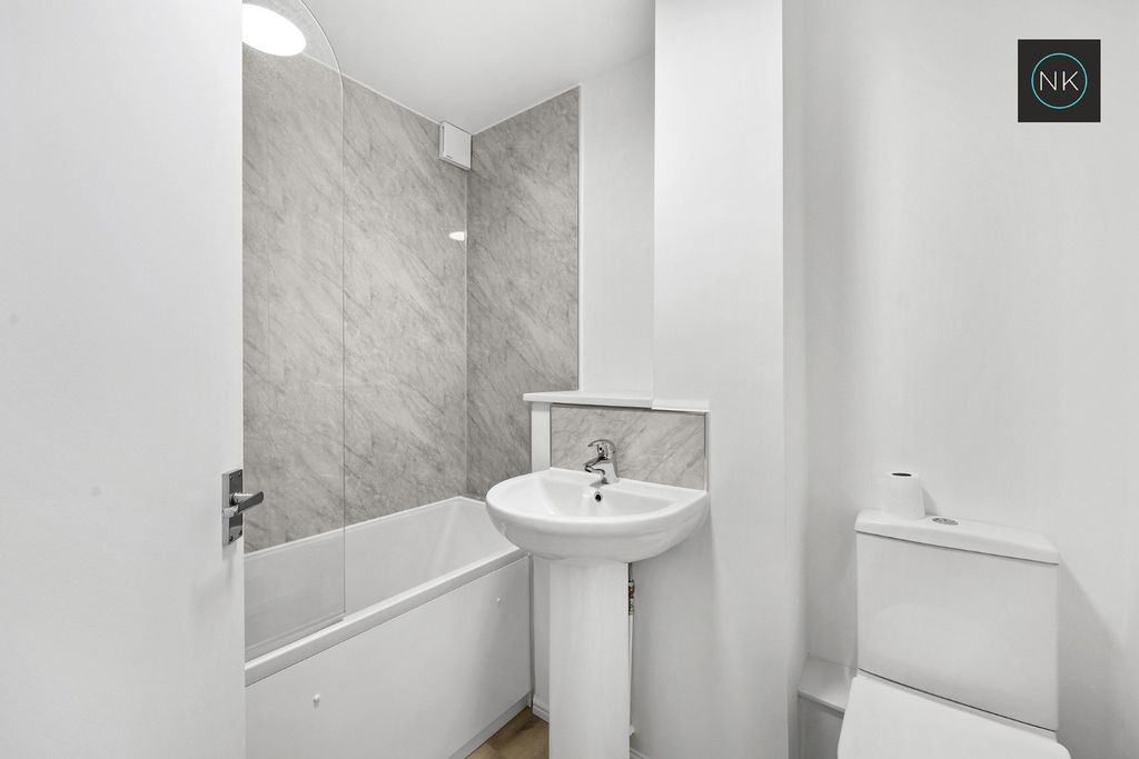 Property photo 3 of 13 5218435