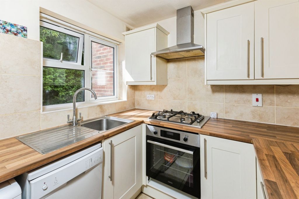 Property photo 2 of 13