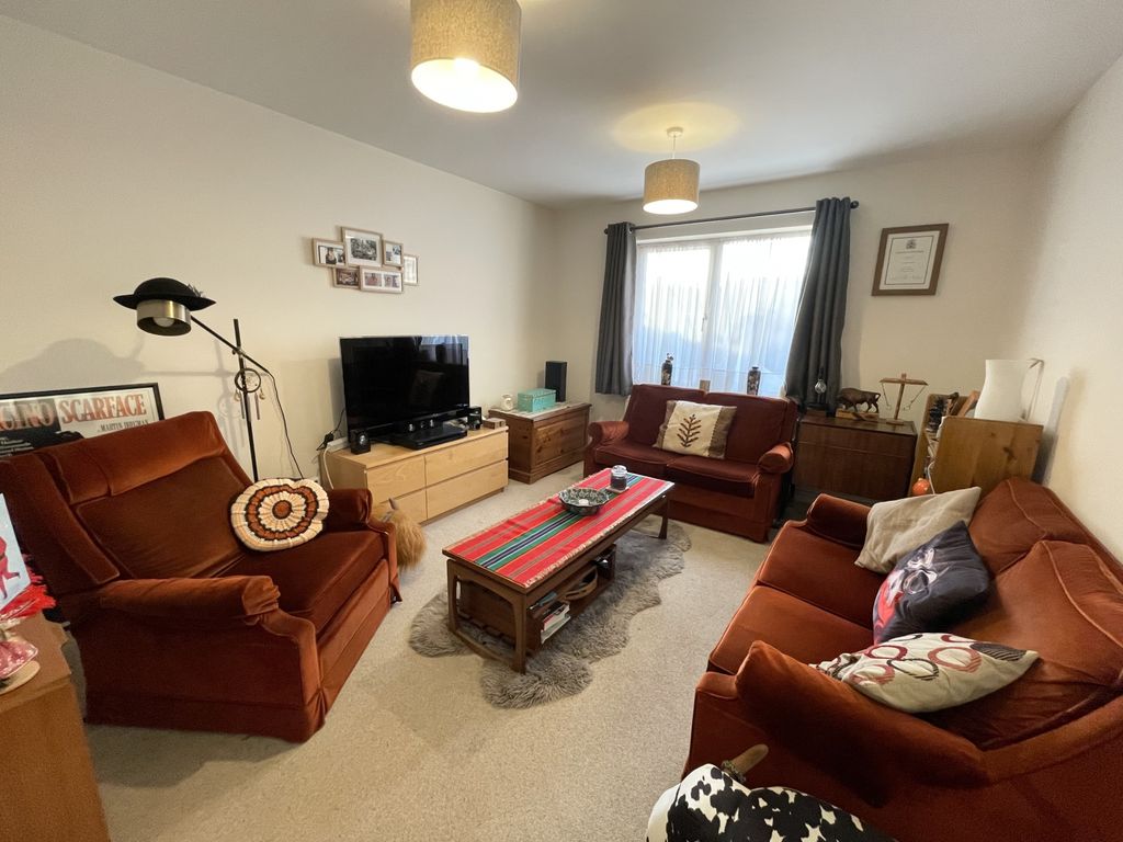 Property photo 3 of 18 Gallery