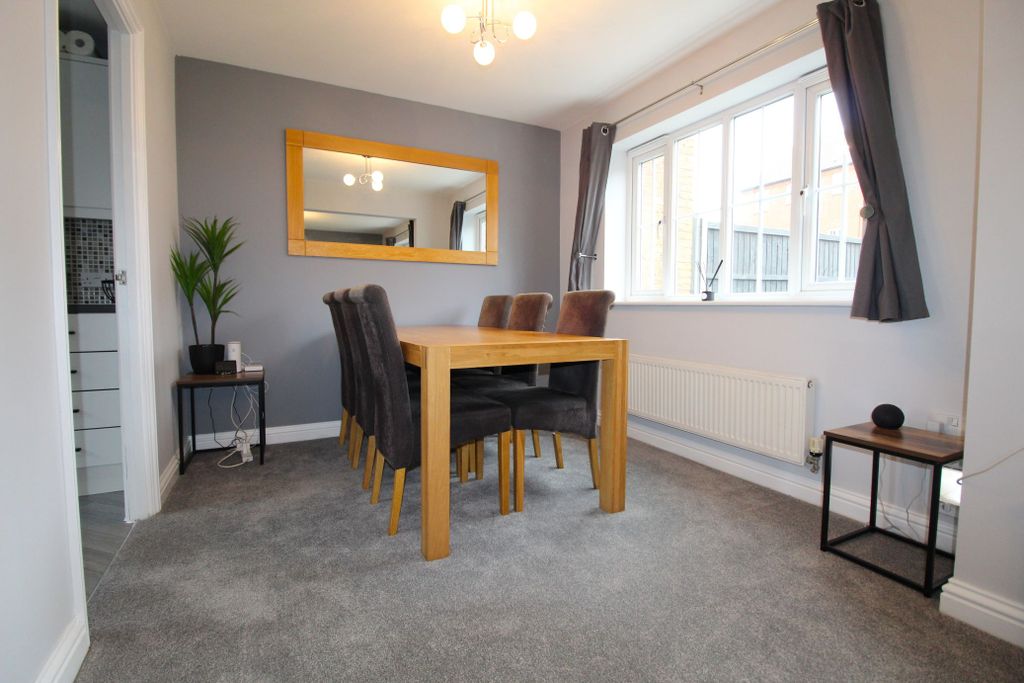 Property photo 3 of 16 Dining Room