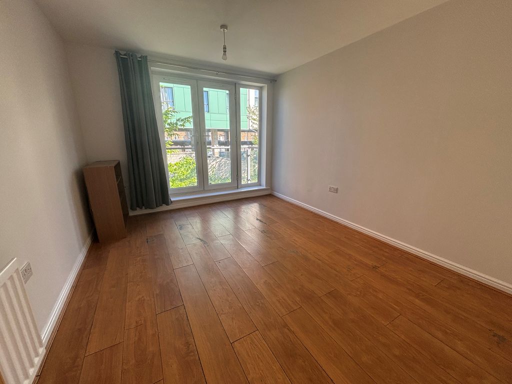 Property photo 2 of 6 Living Room